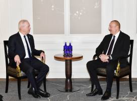 Ilham Aliyev met with Defense Minister of Israel in Munich