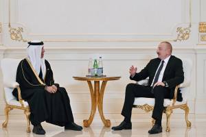 Ильхам Алиев принял члена Высшего совета Объединенных Арабских Эмиратов