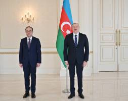 Ильхам Алиев принял верительные грамоты новоназначенного посла Болгарии в Азербайджане