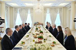 Presidents of Azerbaijan and Latvia held expanded meeting during official lunch