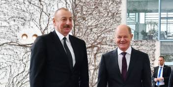Состоялась встреча Ильхама Алиева с Канцлером Германии Олафом Шольцем один на один