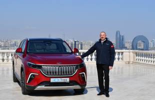 Türkiyənin ilk yerli elektromobili “Togg” İlham Əliyevə təqdim olunub