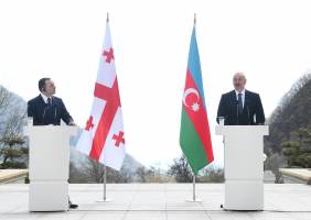 Ильхам Алиев и премьер-министр Грузии Ираклий Гарибашвили выступили с заявлениями для прессы