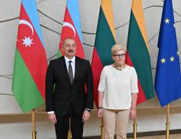 Состоялась встреча Ильхама Алиева с премьер-министром Литвы Ингридой Шимоните