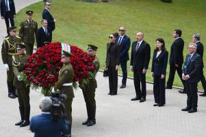 Ильхам Алиев посетил мемориал в память о погибших в борьбе за независимость Литвы