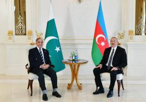 Ilham Aliyev held one-on-one meeting with Prime Minister of Pakistan Muhammad Shehbaz Sharif