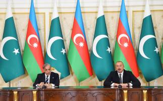 Ильхам Алиев и премьер-министр Пакистана Мухаммад Шахбаз Шариф выступили с заявлениями для прессы