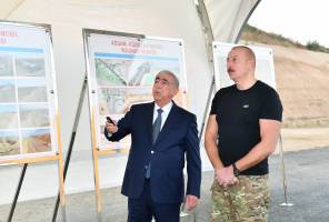 Ильхам Алиев ознакомился со строительством автомобильной дороги Агдам-Физули
