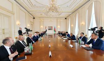 Expanded meeting of presidents of Azerbaijan and Iraq started