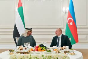От имени Ильхама Алиева был дан официальный прием в честь находящегося с официальным визитом в нашей стране Президента Объединенных Арабских Эмиратов Шейха Мухаммеда бен Заида Аль Нахайяна