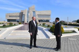 Ильхам Алиев совершил поездку в Нефтчалинский район