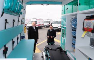 Ilham Aliyev viewed newly acquired modern ambulances