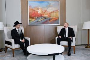 Ilham Aliyev received Chief Rabbi of Russia