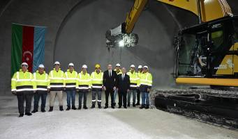 Ильхам Алиев ознакомился с работами, проводимыми на автомобильной дороге Ахмедбейли-Физули-Шуша, принял участие в открытии первого тоннеля 
