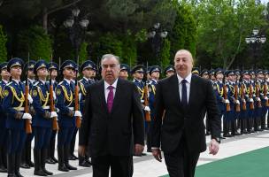 Состоялась церемония официальной встречи Президента Таджикистана Эмомали Рахмона