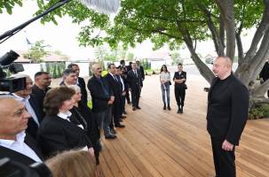 Ilham Aliyev and First Lady Mehriban Aliyeva met with residents who relocated to the city of Khojaly