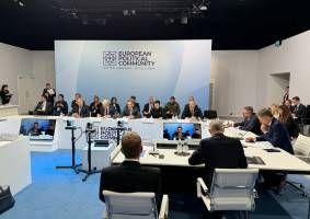 İlham Əliyev “Avropa Siyasi Birliyi”nin 4-cü Zirvə toplantısı çərçivəsində “Enerji və bağlantı” mövzusunda dəyirmi masada çıxış edib
