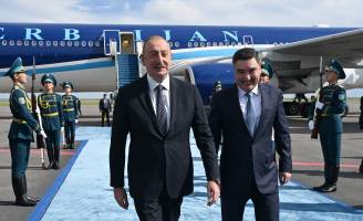 Ильхам Алиев прибыл с визитом в Казахстан