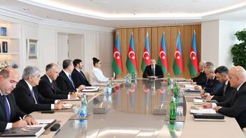 A meeting on economic issues was held President Ilham Aliyev addressed the meeting