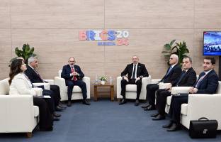 Ilham Aliyev’s meeting with Prime Minister of Armenia begins in Kazan