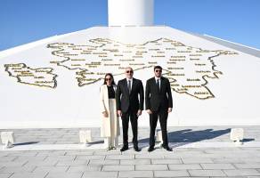 Ilham Aliyev visited National Flag Square in Baku to raise Azerbaijan's tricolor flag