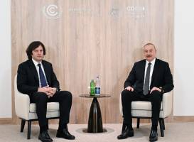 İlham Əliyev Gürcüstanın Baş naziri ilə görüşüb