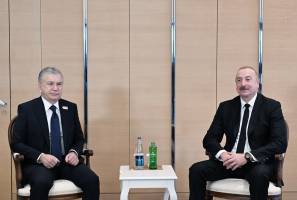 İlham Əliyev Özbəkistan Prezidenti Şavkat Mirziyoyev ilə görüşüb