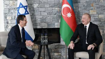 Ilham Aliyev met with President of Israel in Davos