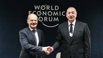 Ilham Aliyev met with German Chancellor Olaf Scholz in Davos