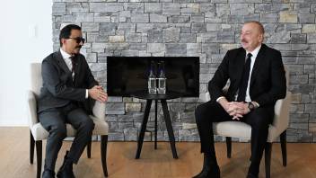 Ilham Aliyev met with Group Chairman and Chief Executive Officer of DP World in Davos