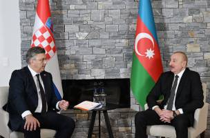 Ilham Aliyev met with Prime Minister of Croatia in Davos