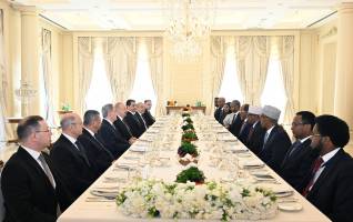 Ilham Aliyev held expanded meeting over lunch with Somali President