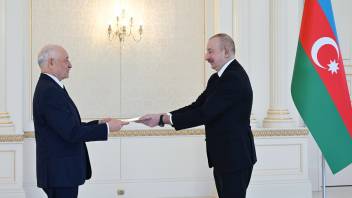 Ilham Aliyev received credentials of incoming Paraguayan ambassador to Azerbaijan