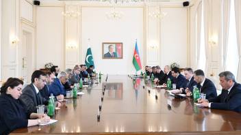 Ilham Aliyev held expanded meeting with Prime Minister of Pakistan