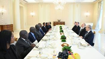 Ilham Aliyev held expanded meeting over lunch with President of Guinea-Bissau