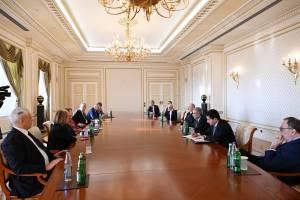 Ilham Aliyev received co-chairs and members of Board of Trustees of Nizami Ganjavi International Center