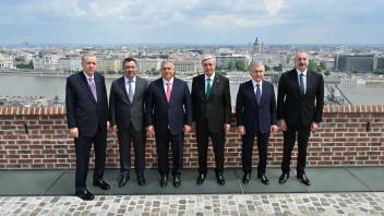 Official luncheon held in Budapest in honor of heads of state and government of Organization of Turkic States