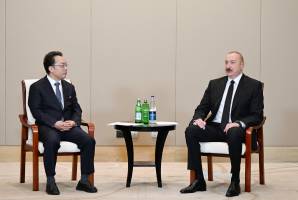 İlham Əliyev Tiencində "CETC" korporasiyasının baş direktoru ilə görüşüb