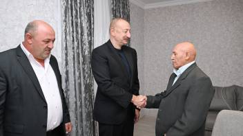 İlham Əliyev Xocavənd rayonunun Qırmızı Bazar qəsəbəsində olub