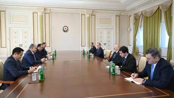 İlham Əliyev Qazaxıstanın xarici işlər və nəqliyyat nazirlərini qəbul edib