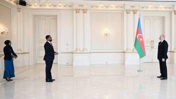 İlham Əliyev Somalinin Azərbaycanda yeni təyin olunmuş səfirini qəbul edib