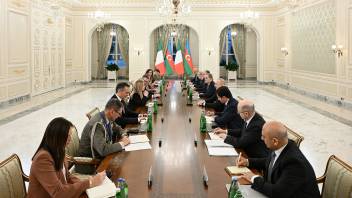 President Ilham Aliyev held expanded meeting with President of Italian Council of Ministers