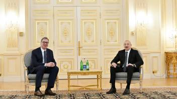 İlham Əliyev Serbiya Prezidenti ilə görüşüb