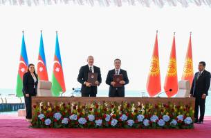 Azərbaycan ilə Qırğızıstan arasında imzalanmış sənədlər mübadilə edilib
