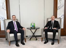 İlham Əliyev Türkiyənin xarici işlər nazirini qəbul edib
