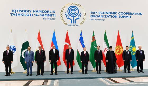 Ильхам Алиев принял участие в 16-м Саммите Организации экономического сотрудничества в Ташкенте