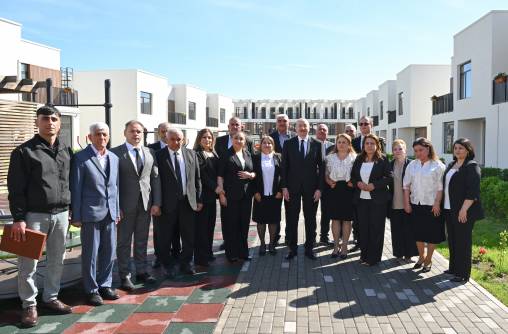 Ilham Aliyev met with families moving to first residential complex in Zangilan