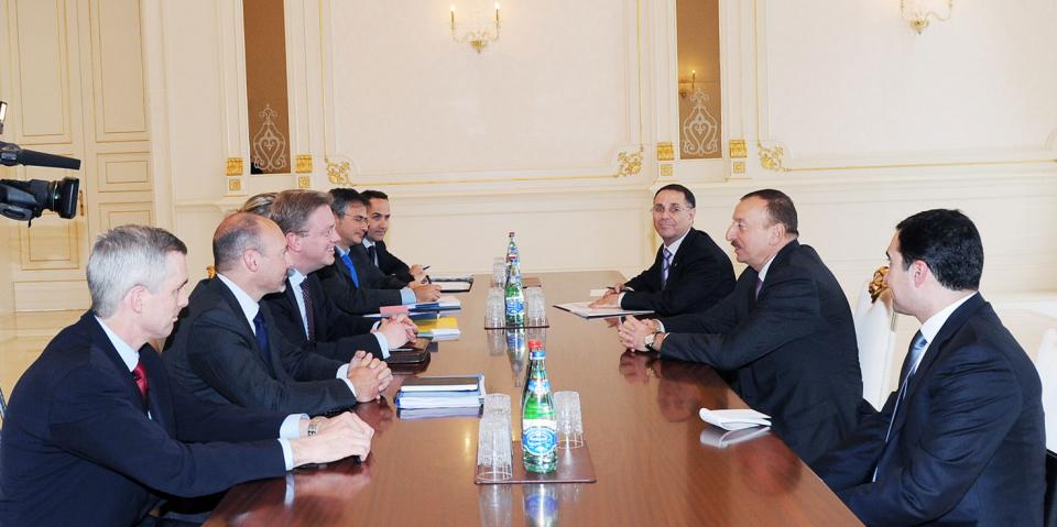 Ilham Aliyev received a delegation led by the EU Commissioner for Enlargement and European Neighborhood Policy