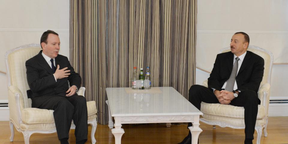 Ilham Aliyev received the British Ambassador to Azerbaijan