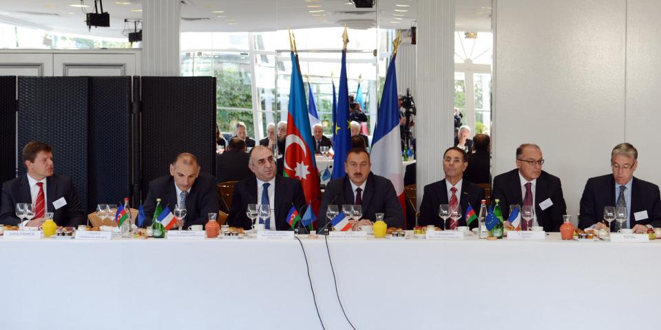 Ilham Aliyev met with businessmen members of MEDEF in Paris